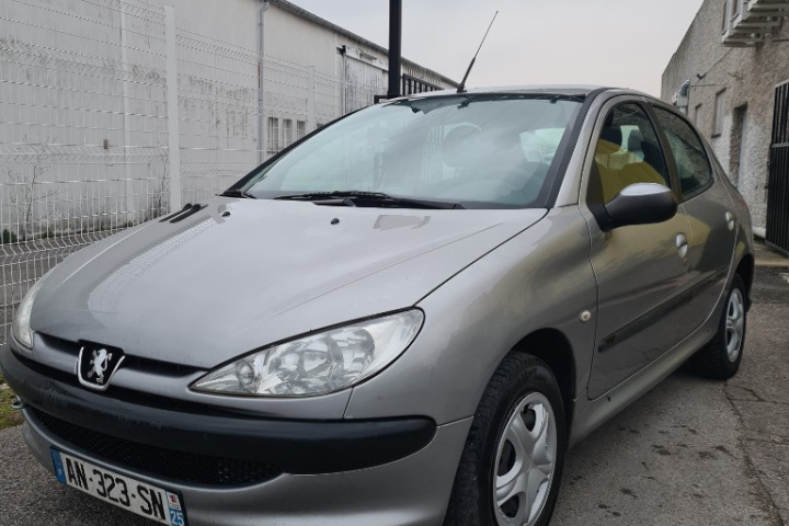 PEUGEOT 206