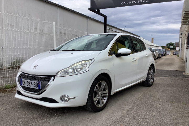 PEUGEOT 208 BUSINESS